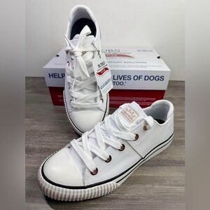 BNIB Bobs Skechers Archfit Utopia white sneakers.